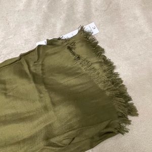 Pashmina. Olive green, great with Khaki